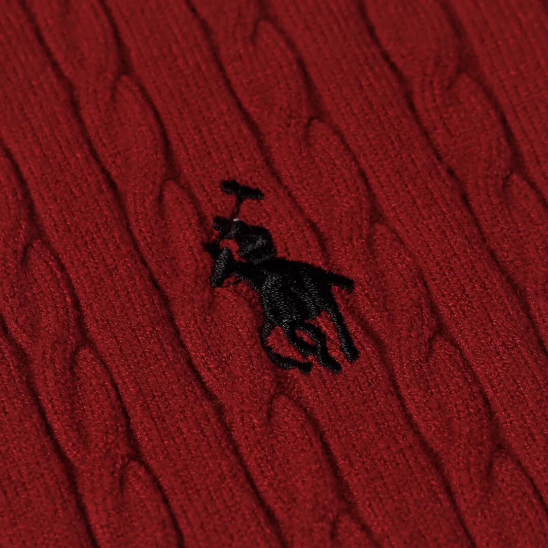 P166 Style No.: 602 -Ralph Lauren RL cardigan with classic war horse logo embroidery on the chest, long-sleeved sweater sweater jacket -The item is made of custom-dyed and custom-spun yarn, purchased from the original version. A full set of customized accessories. Details determine success or failure. Heavy new autumn and winter style. The weight of the item is as high as 800 grams. It is soft and delicate and does not tie the body. The upper body effect is very nice. Loose fit. Women's style. -Color: black, off-white, milk tea, light gray, dark gray. Navy blue red khaki red - Size: S / M / L S size 80-100 catties M size 100-120 catties Large size 120-135 catties